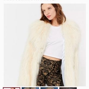 Faux Fur Coat Medium Cream/Off White Urban Outfitters